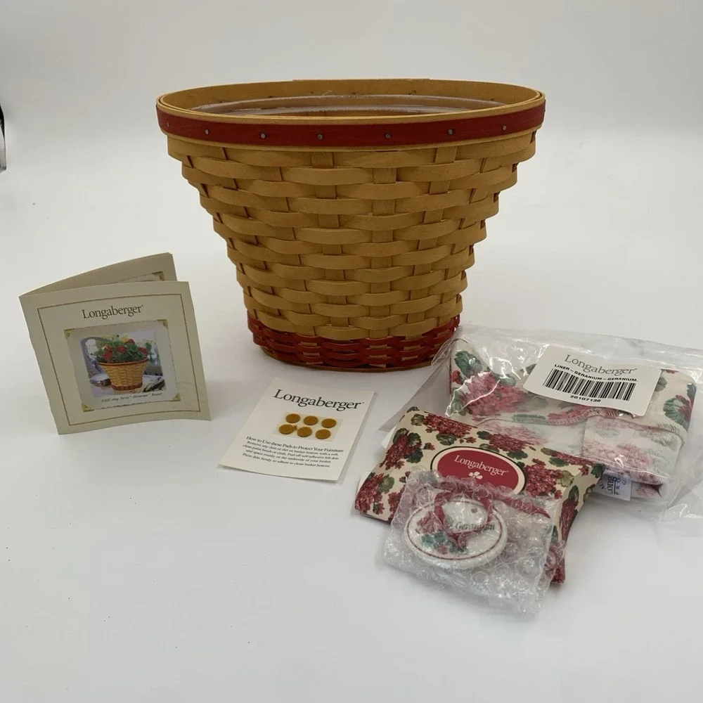 VTG 2002 Longaberger Basket May Series Geranium Liner, Tag, Protector Signed